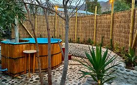 Borde rio, Eco-Cabaña Jararankhu